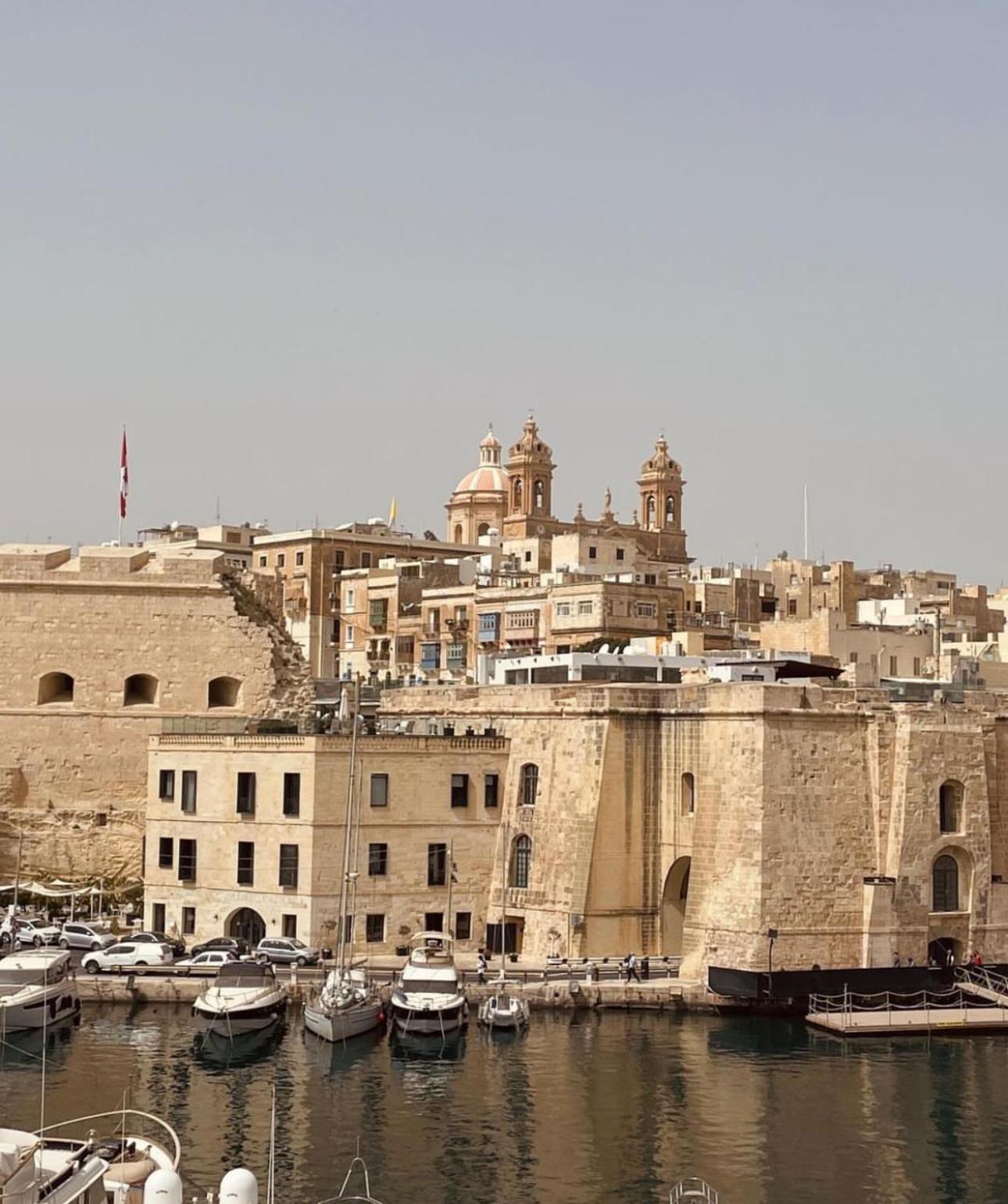 Arcanum Apartment 1 Very Close To Seafront Bus Station And Ferry To Valletta 센글리아 외부 사진