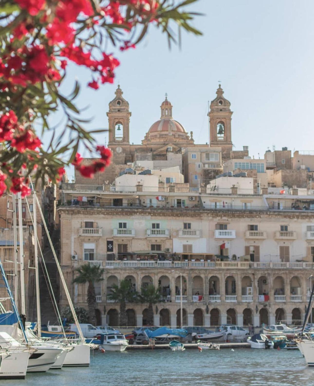 Arcanum Apartment 1 Very Close To Seafront Bus Station And Ferry To Valletta 센글리아 외부 사진
