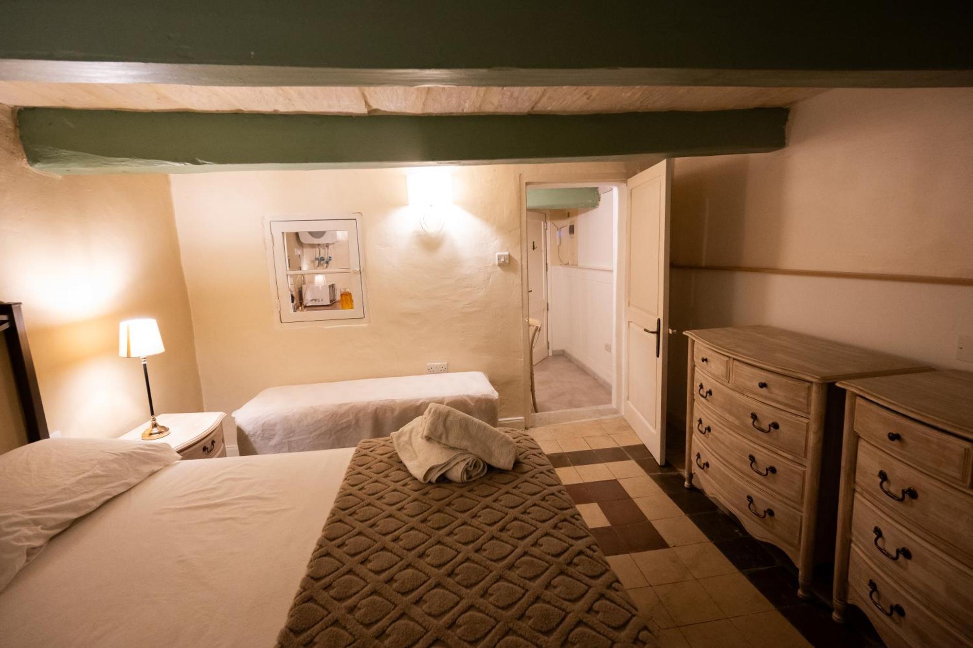 Arcanum Apartment 1 Very Close To Seafront Bus Station And Ferry To Valletta 센글리아 외부 사진