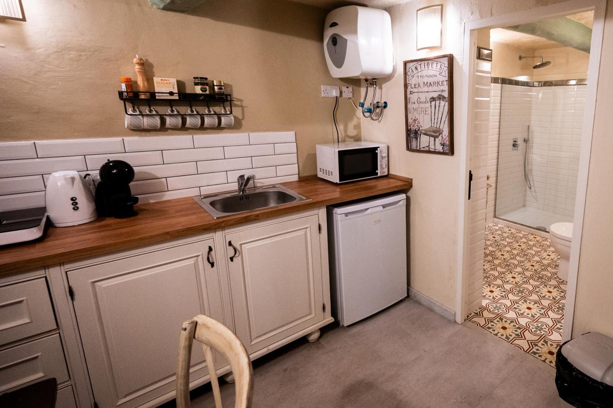 Arcanum Apartment 1 Very Close To Seafront Bus Station And Ferry To Valletta 센글리아 외부 사진